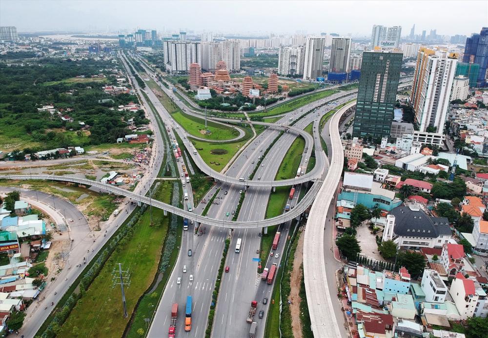 Nút giao cao tốc hiện đại